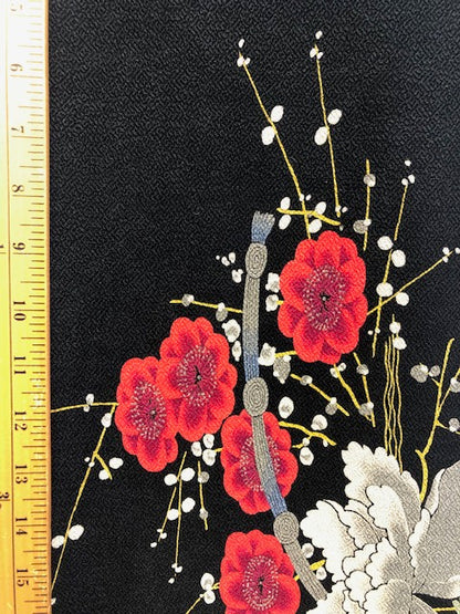CREPE KNIT FABRIC WITH FLORAL PRINT